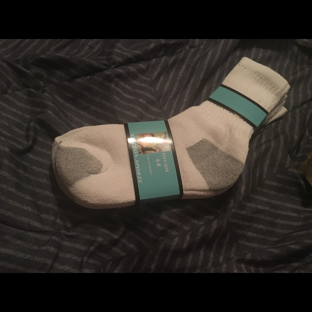 Mens Sports Socks, White With Gray Toe and Heal
